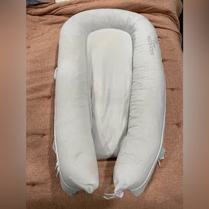 DockATot Grand. Cover included.